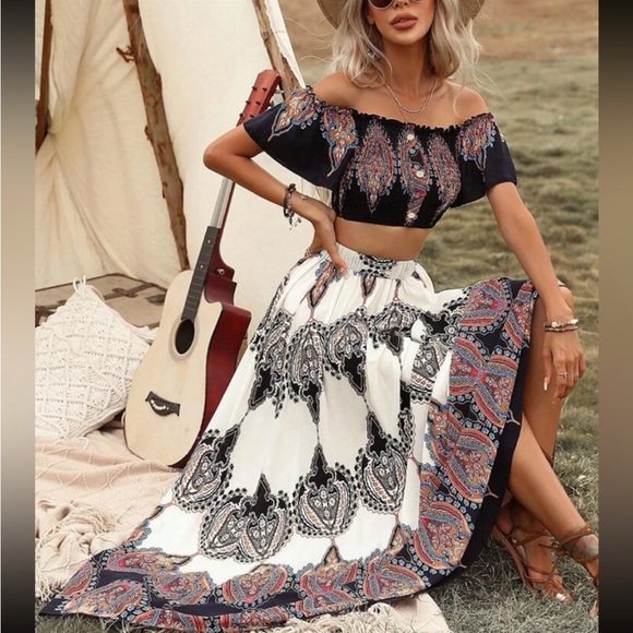 Plus Size Boho Paisley Print Off Shoulder Smocked Ruched Cropped Top Skirt Set - Picture 4 of 4